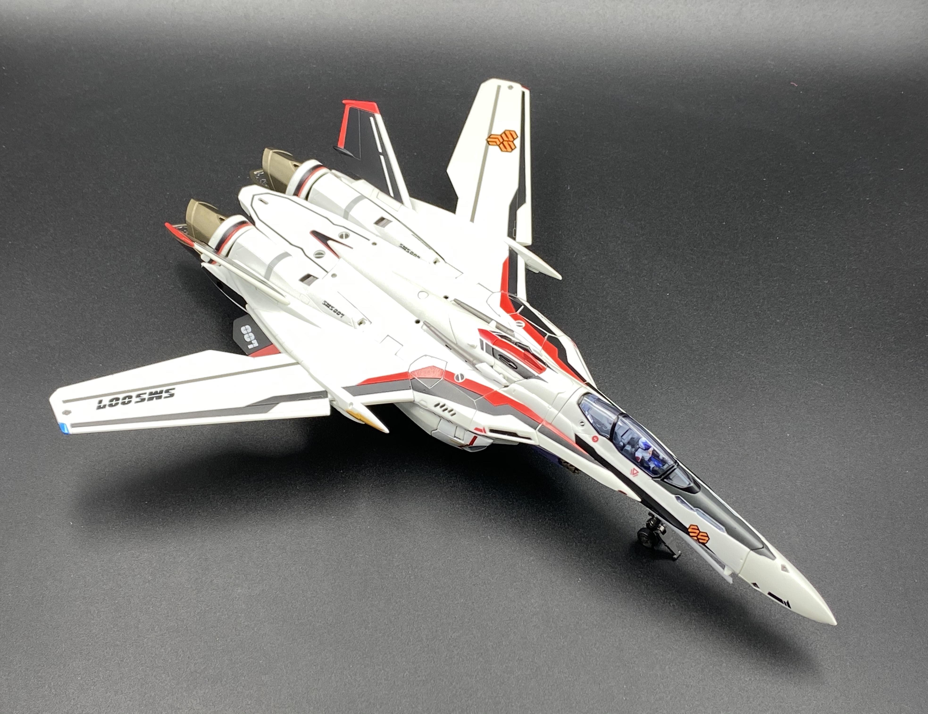 バルキリー格納庫 - VF-25 メサイア