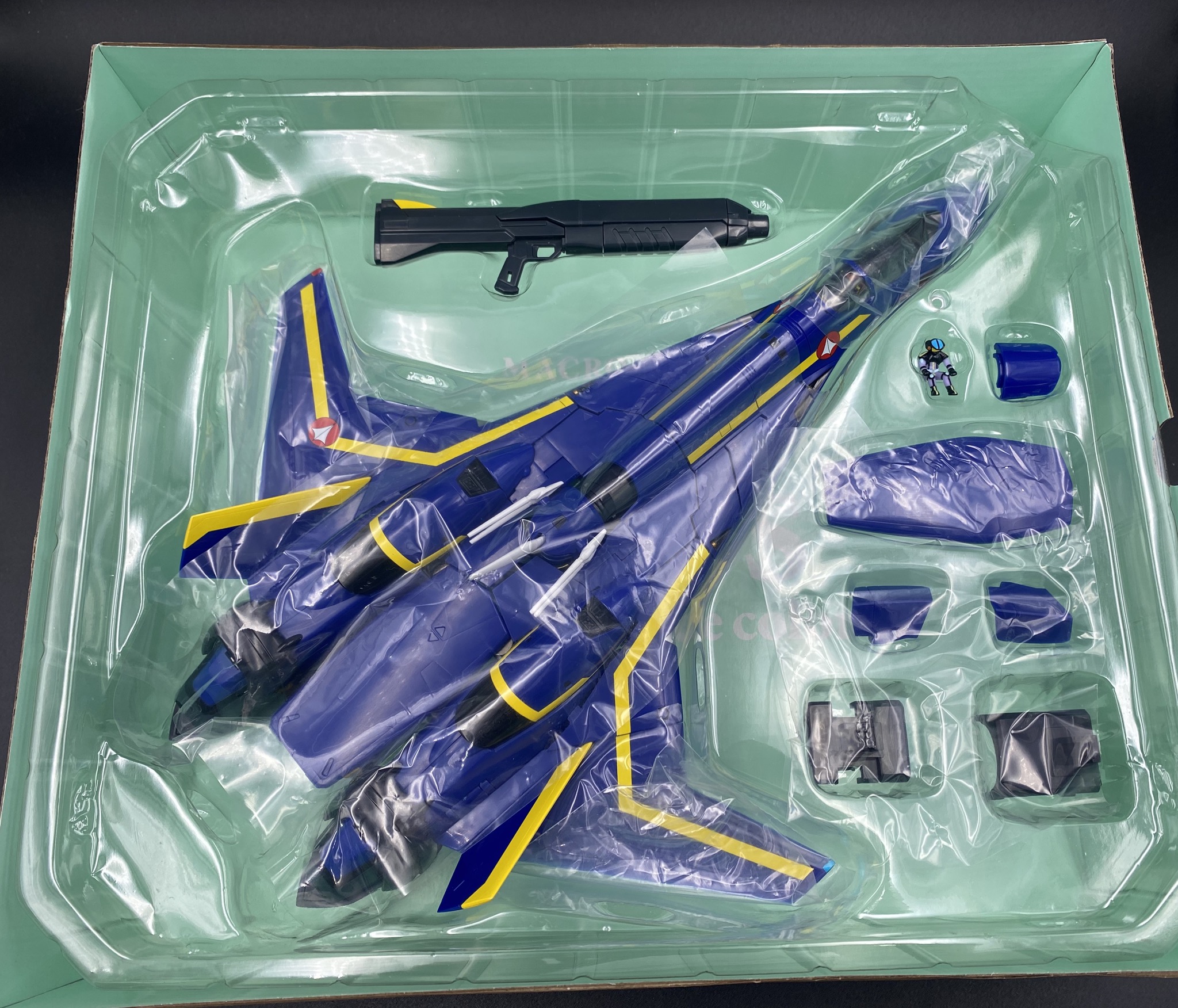 やまと 完全変形 VF-19S ブレイザーバルキリー マクロス7 - コミック ...